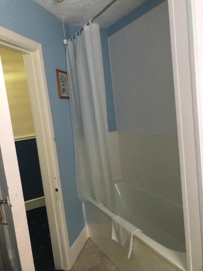 バーマス Leamington House Bed & Breakfast エクステリア 写真